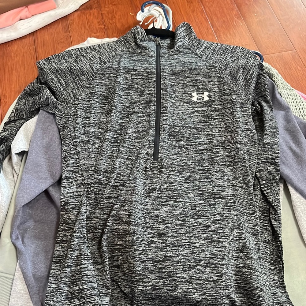 Underarmour pull over